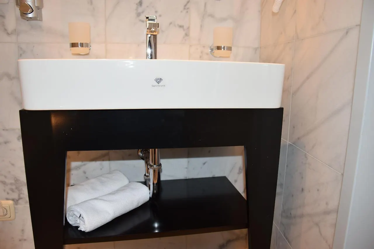 זלצבורג Atel Hotel Lasserhof 3*,  אוסטריה